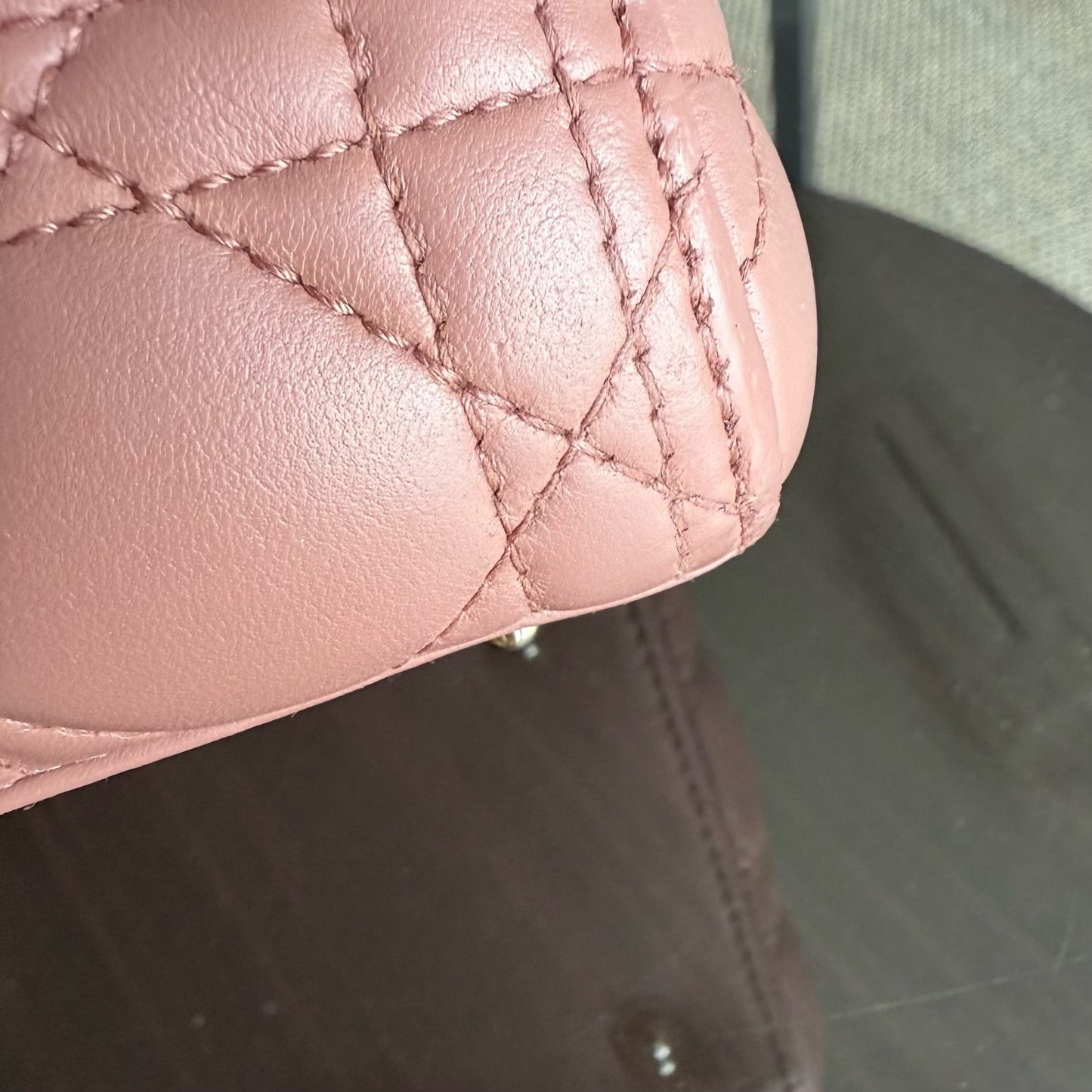 Kovancy Lady Taille moyenne - Cuir d'agneau Cannage, finitions dorées, sans bandoulière