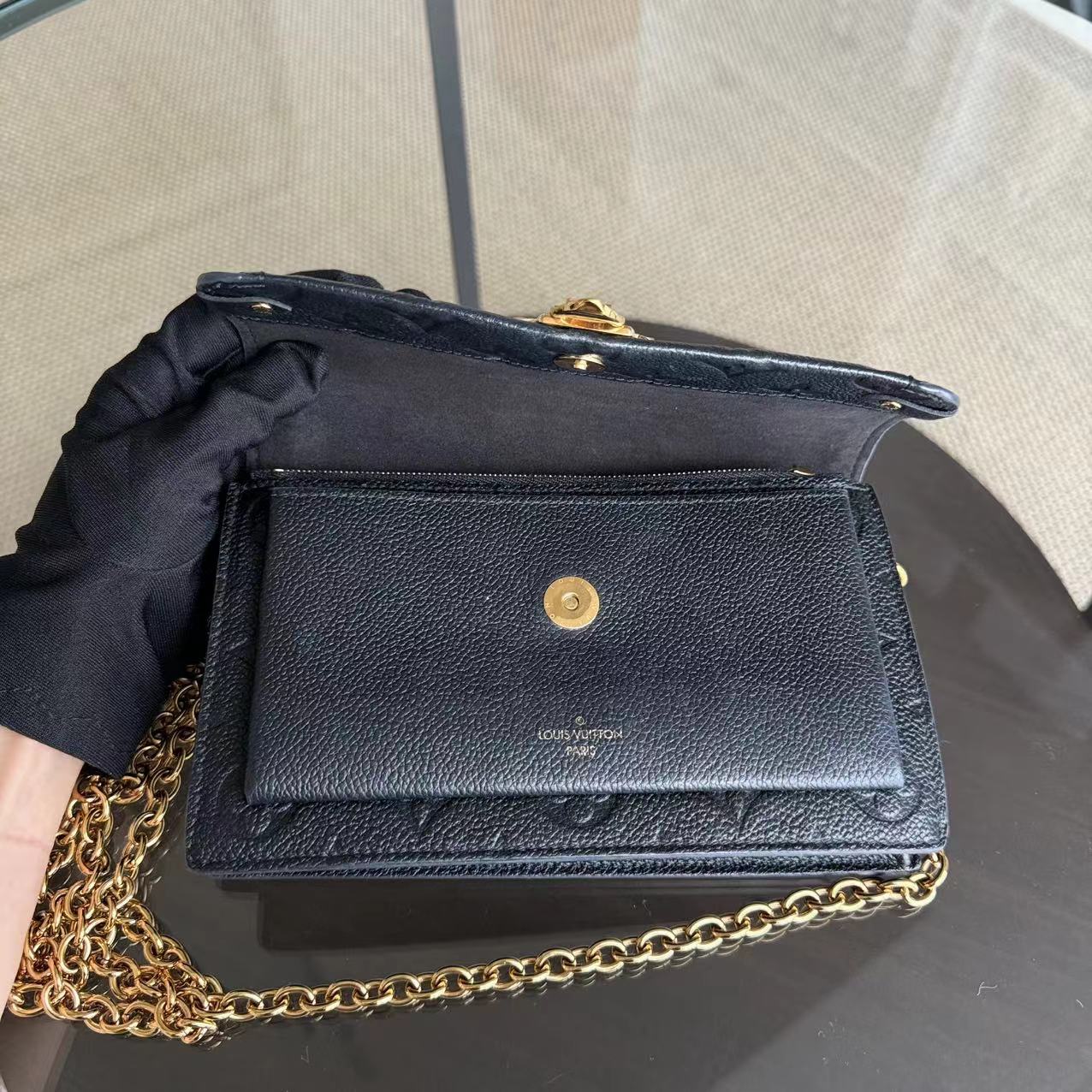 LVT Vavin Chain WOC Chain Wallet Empreinte Black Gold Hardware Black