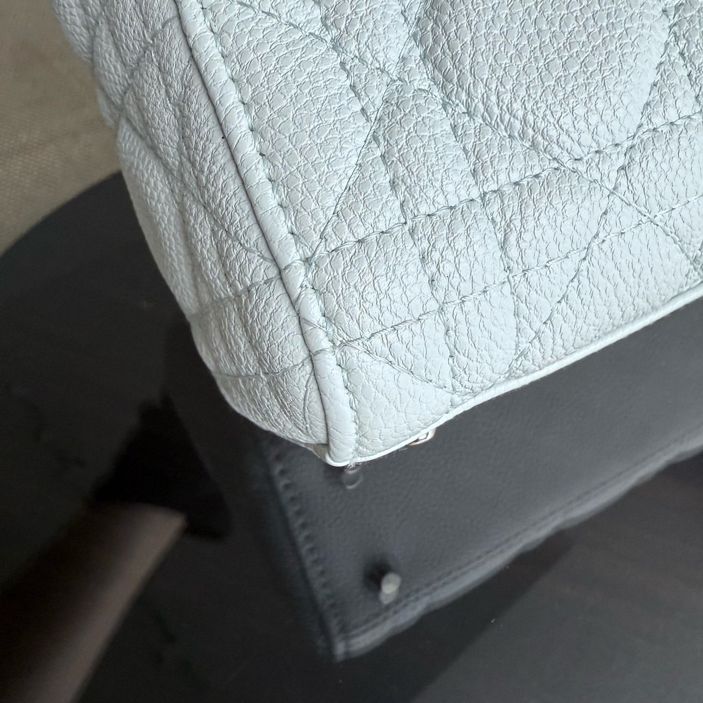 Kovancy Lady Mini - Cuir de veau grainé Cannage Glacier White Hardware argenté