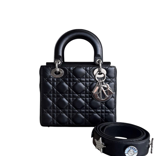Kovancy Lady Petit rabat - Cuir d'agneau Cannage noir et quincaillerie argentée