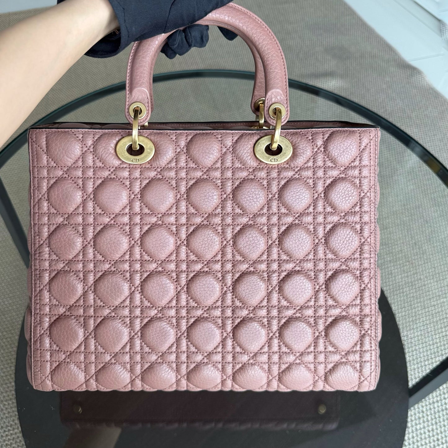 Kovancy Lady Grand modèle - Cuir de veau grainé Cannage, finitions dorées blush, sans bandoulière