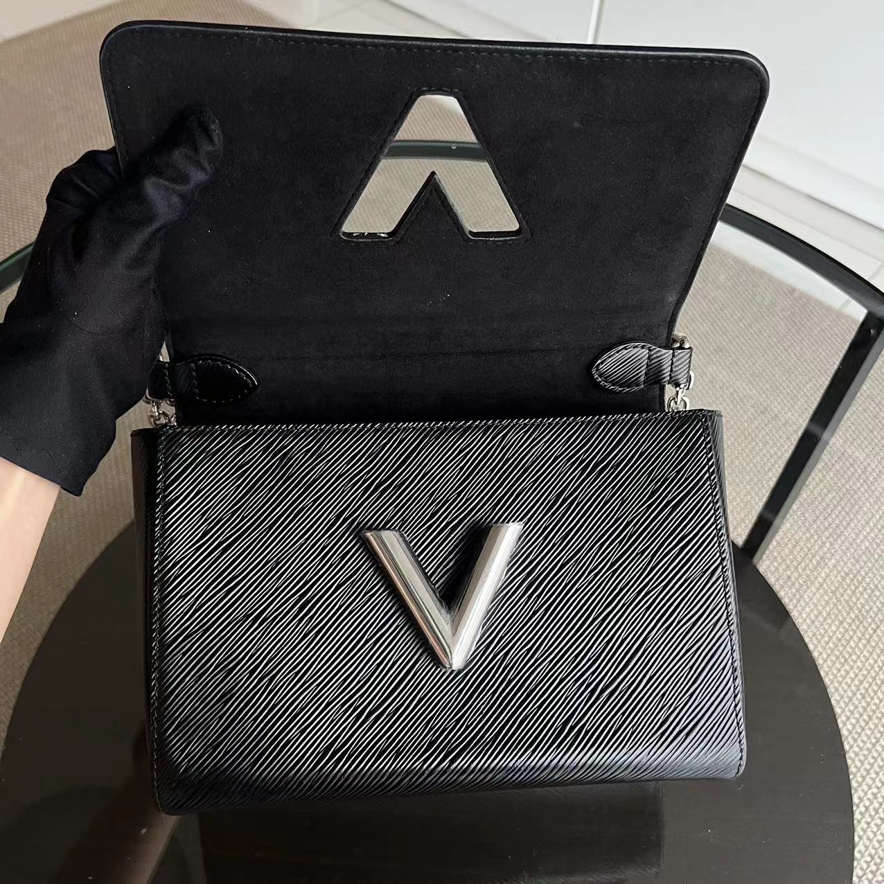 LV Twist MM Black Epi Leather SHW