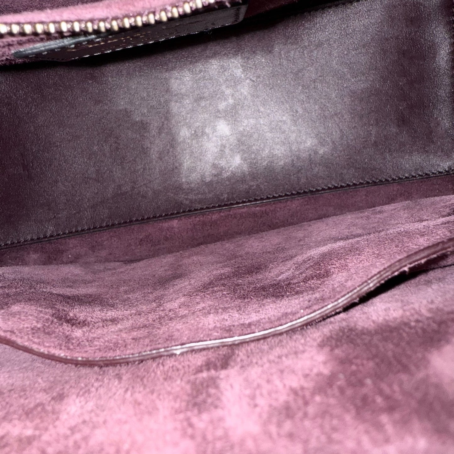 Kovancy Lady Rabat moyen - Cuir de veau Cannage clouté, rouge bordeaux, accessoires dorés