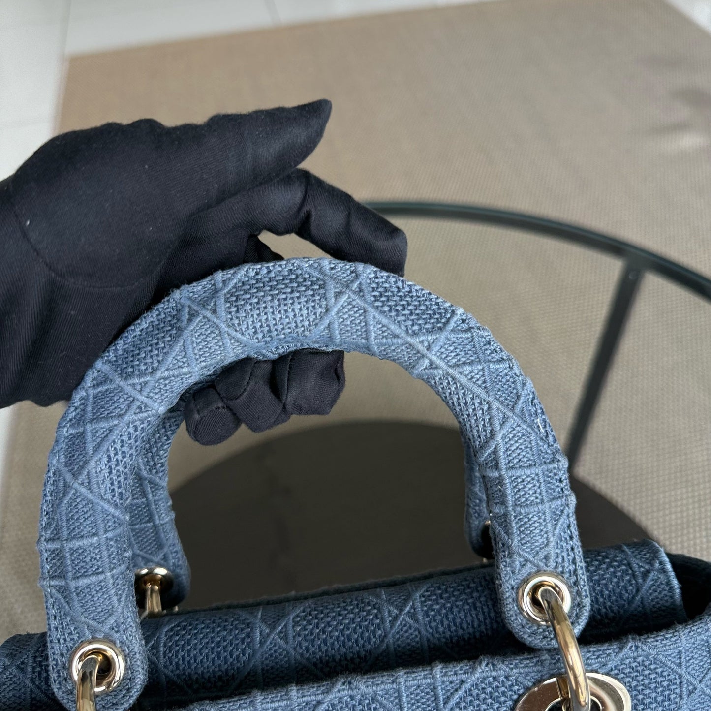 Kovancy Lady D-Lite - Cannage brodé bleu denim clair avec accessoires dorés