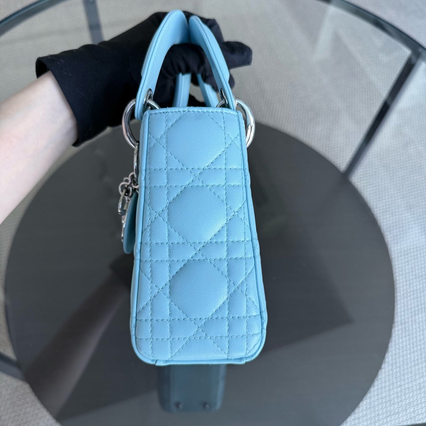 Kovancy Lady Mini - Cannage Agneau Bleu Clair Quincaillerie Argentée Bandoulière Réglable