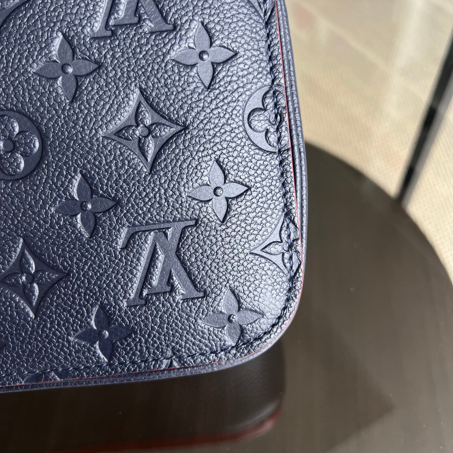 Kovancy Pochette Metis - Empreinte Monogram Marine Rouge Bleu Marine Or Quincaillerie