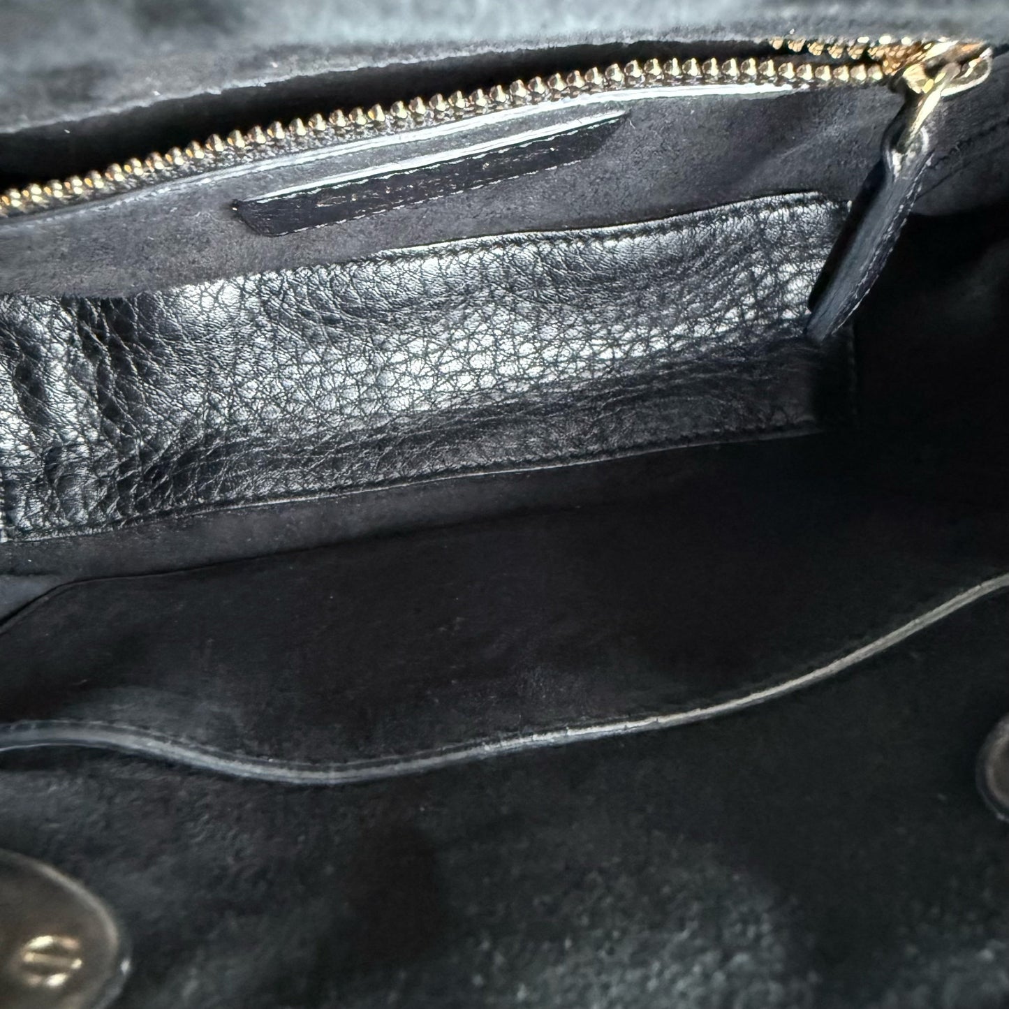 Kovancy Lady Mini - Cannage en veau grainé noir avec finitions dorées
