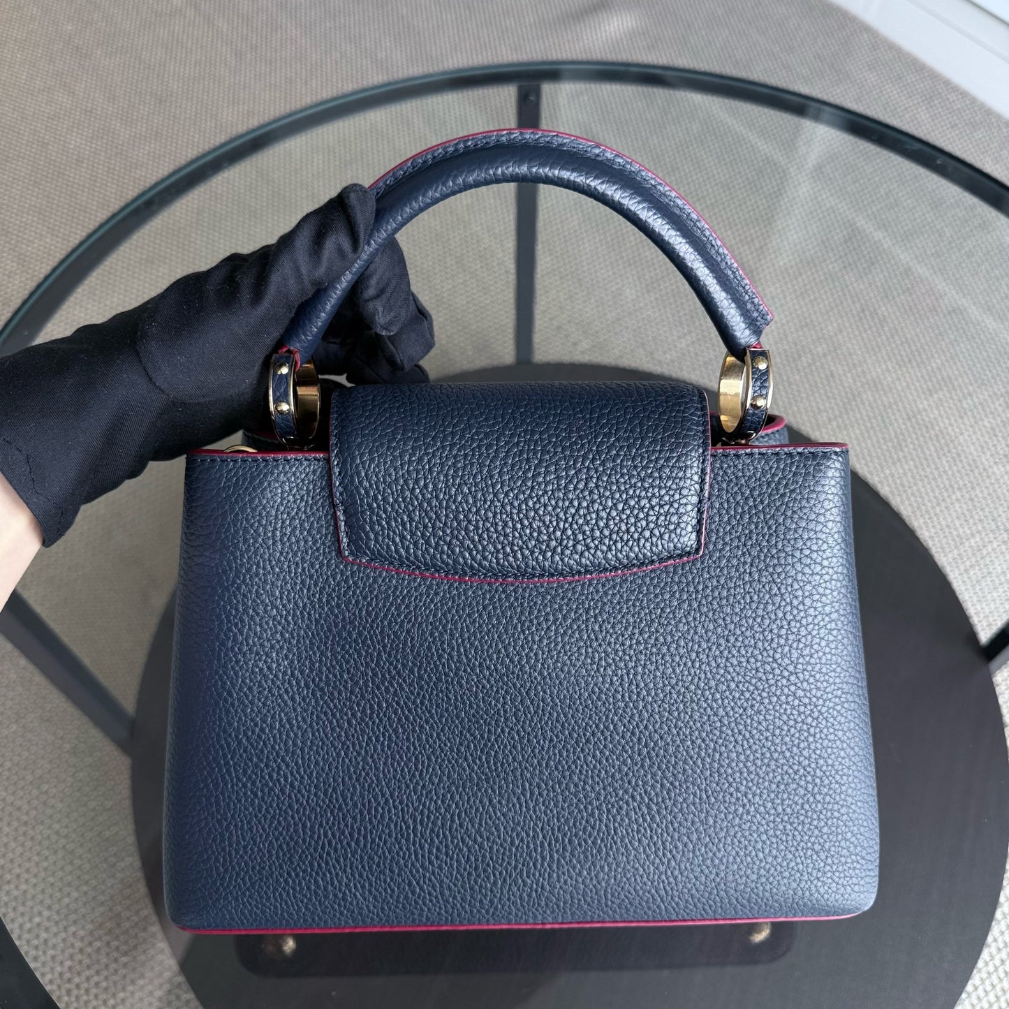 Kovancy Capucines BB - Cuir de veau grainé Bleu foncé Fuchsia Ferrures dorées