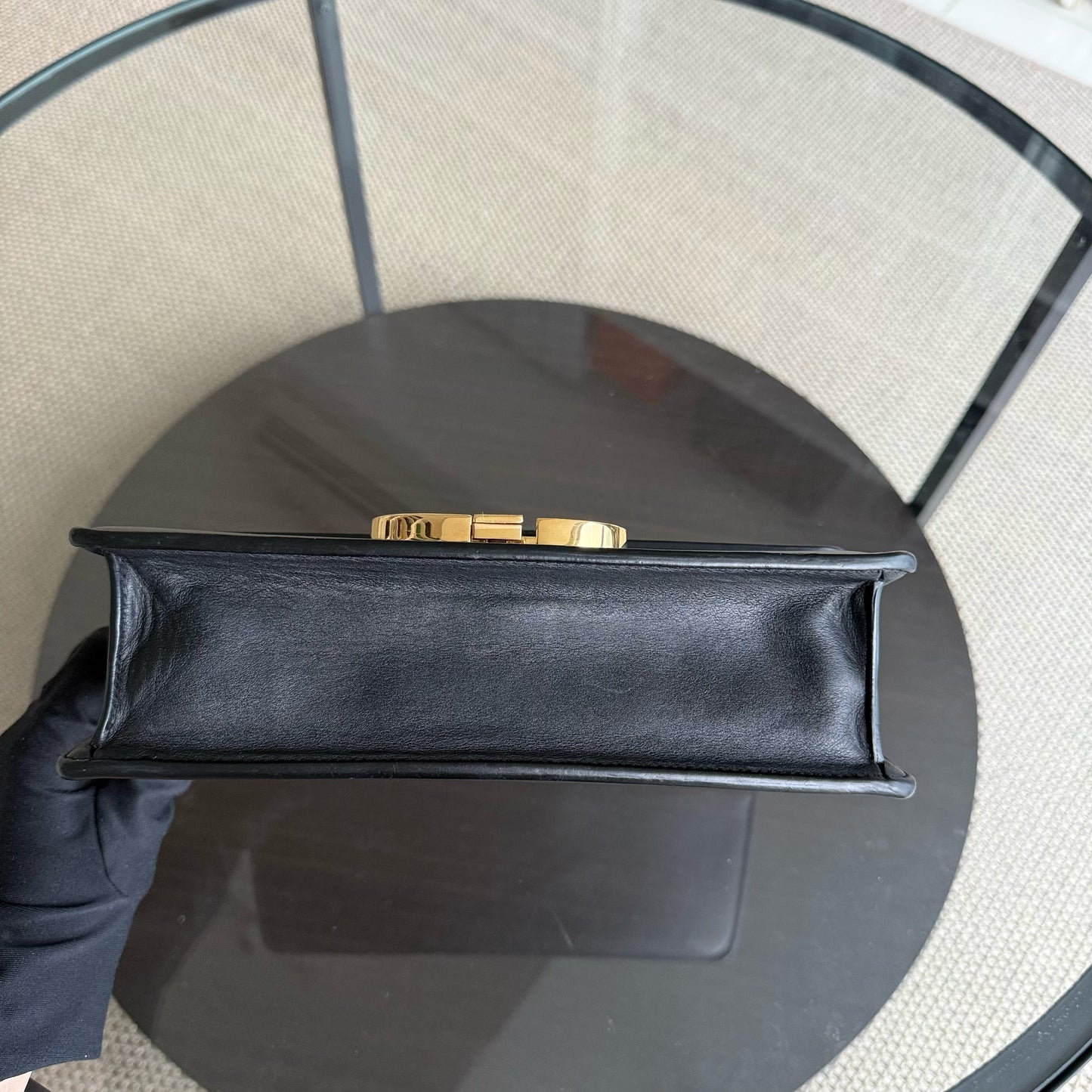 Kovancy Montaigne 30 - Cuir de veau lisse noir, accastillage doré