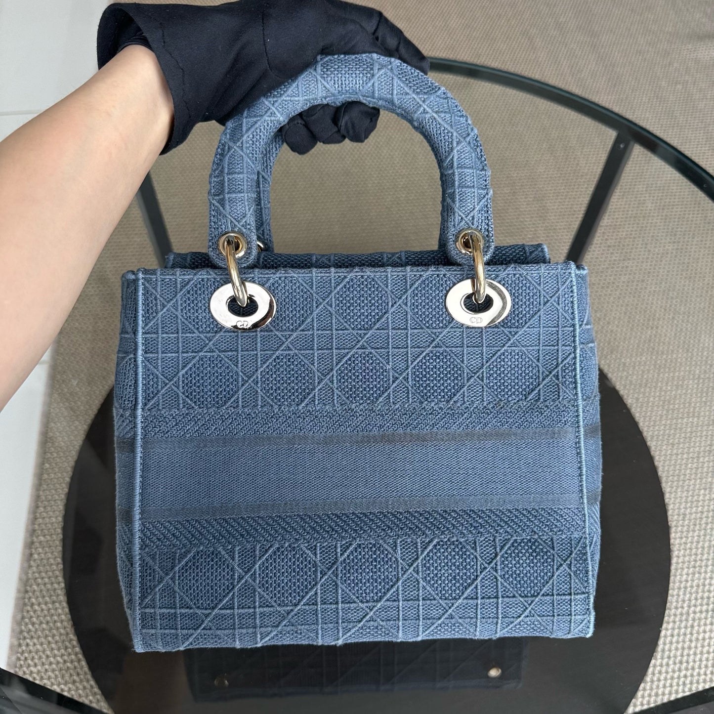 Kovancy Lady D-Lite - Cannage brodé bleu denim clair avec accessoires dorés