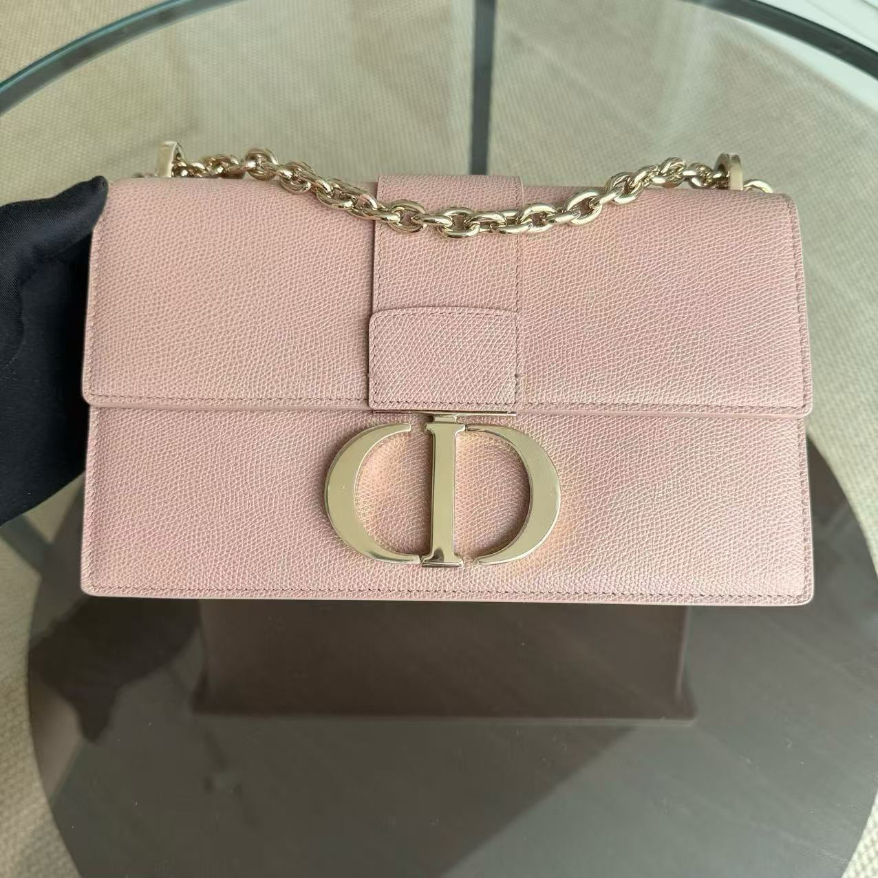 Kovancy Sac Chaine 30 Montaigne - Cuir de Veau Grainé Caviar Nude Rose Accastillage Doré