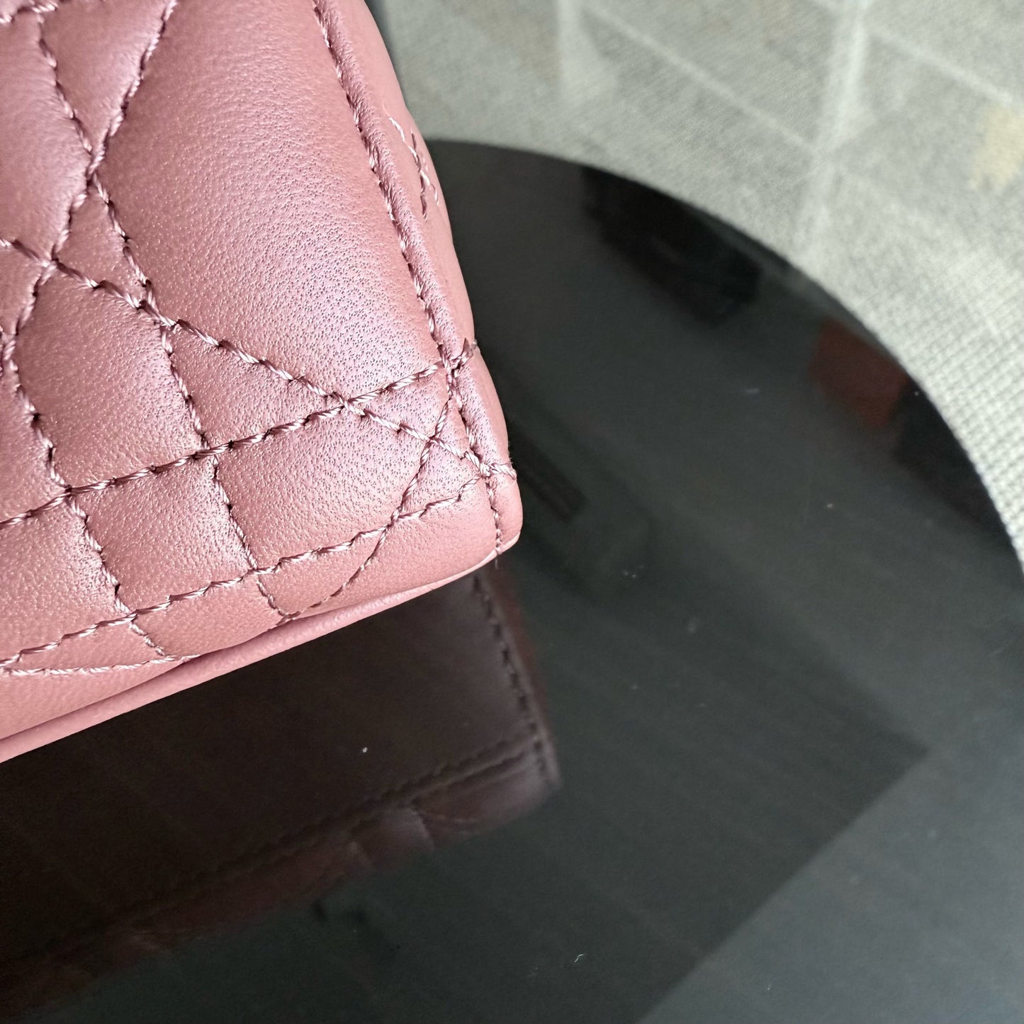Kovancy D-Joy Medium - Cuir d'agneau Cannage Blush Rose Accastillage doré
