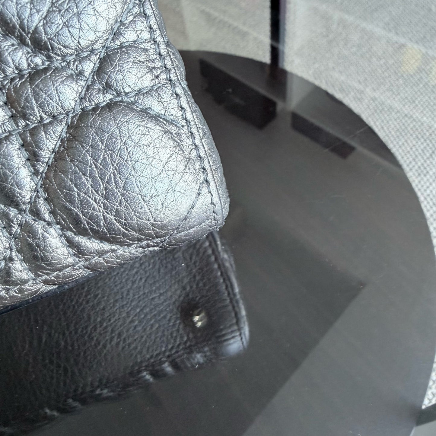 Kovancy Lady Petit modèle - Cuir de veau gris cannage, finitions dorées