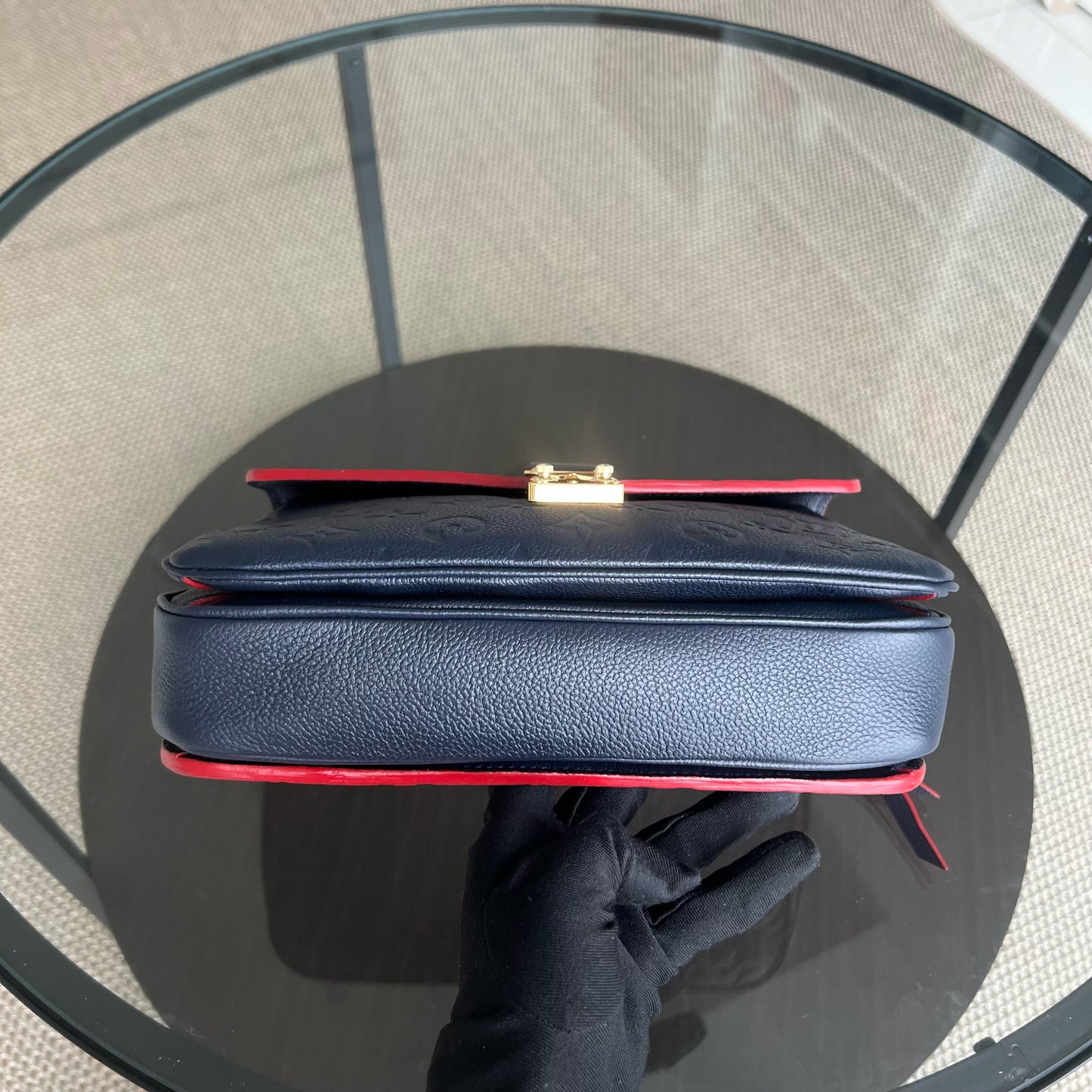 Kovancy Pochette Metis - Empreinte Monogram Marine Rouge Bleu Marine Or Quincaillerie