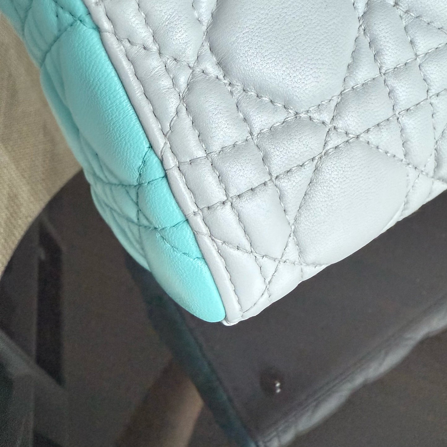 Kovancy Lady Moyen - Cuir d'agneau Cannage bicolore cyan gris gris matériel argenté