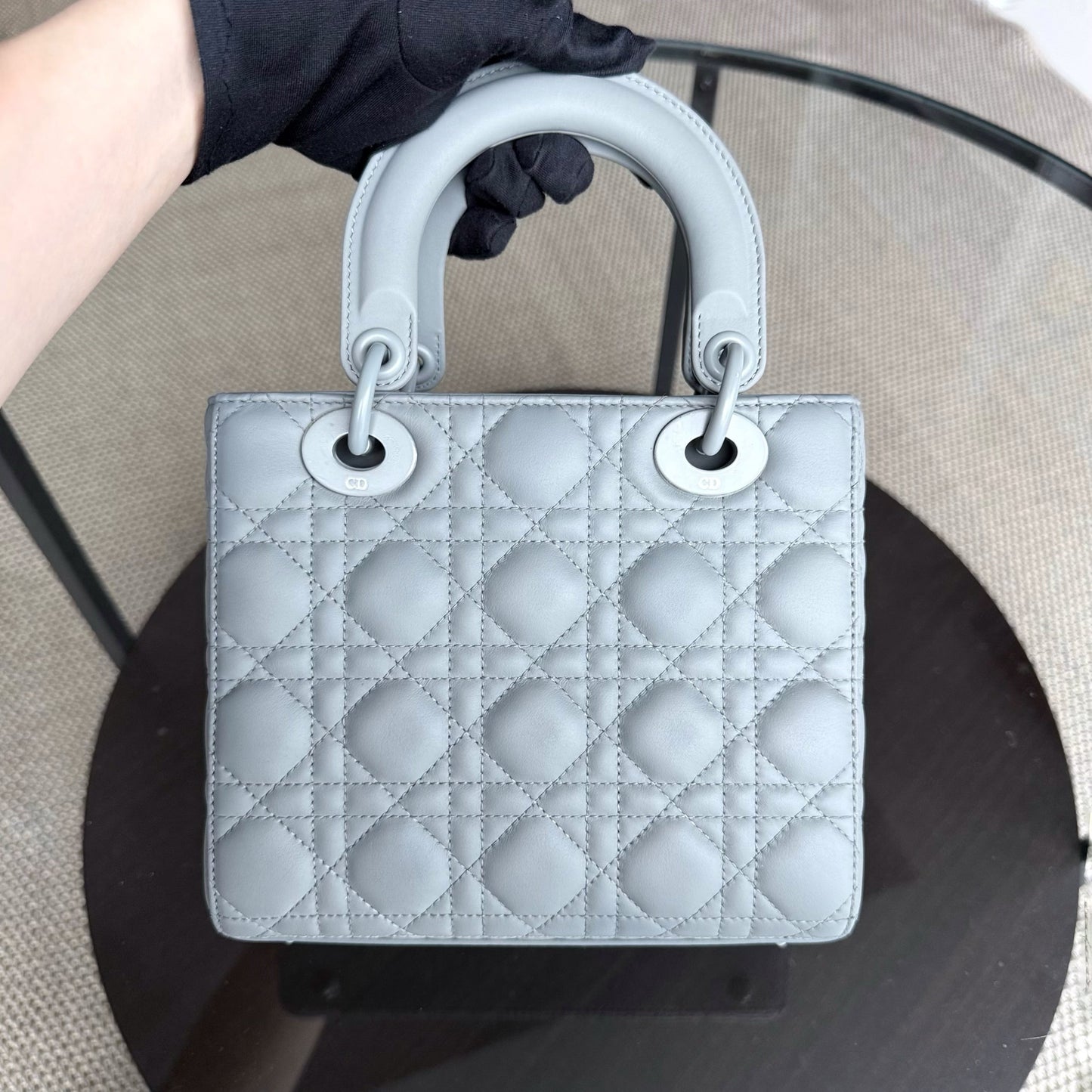 Kovancy Lady Petit modèle ABC - Cuir de veau gris Cannage entièrement gris, finitions noires