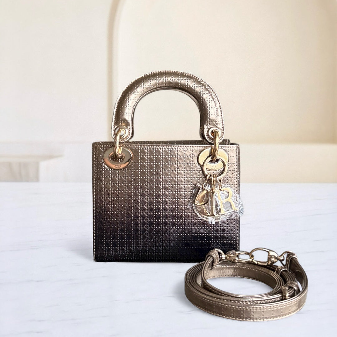 Kovancy Lady Mini - Cuir de veau micro-cannage métallisé doré, détails dorés, bandoulière ajustable