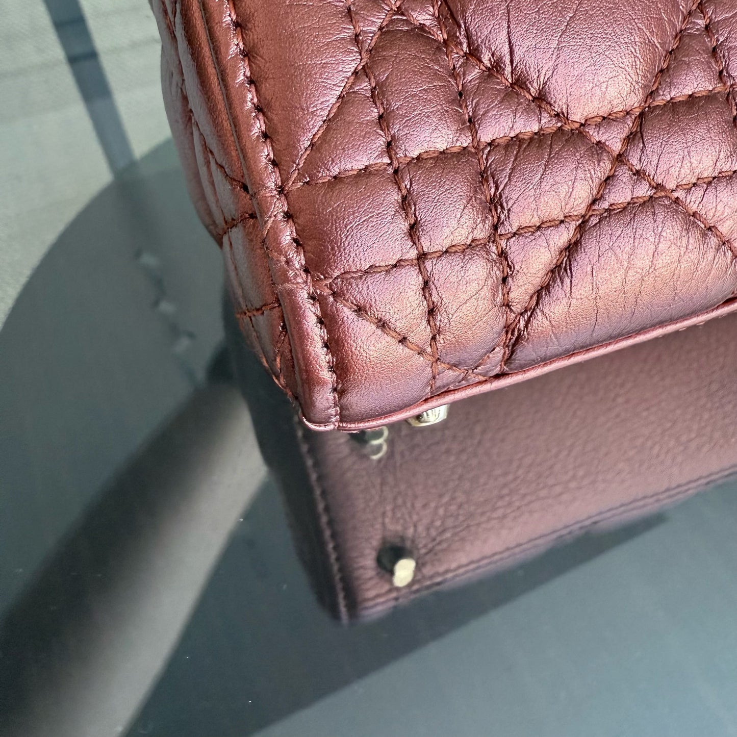 Kovancy Lady Mini - Bandoulière réglable en cuir de veau Cannage marron et matériel doré