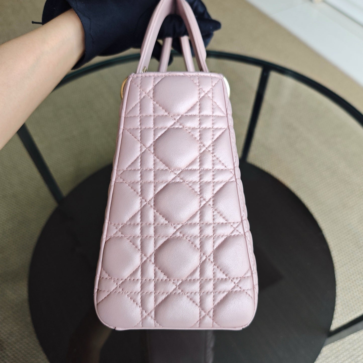 Kovancy Lady Cuir d'agneau Cannage moyen rose clair, accessoires dorés