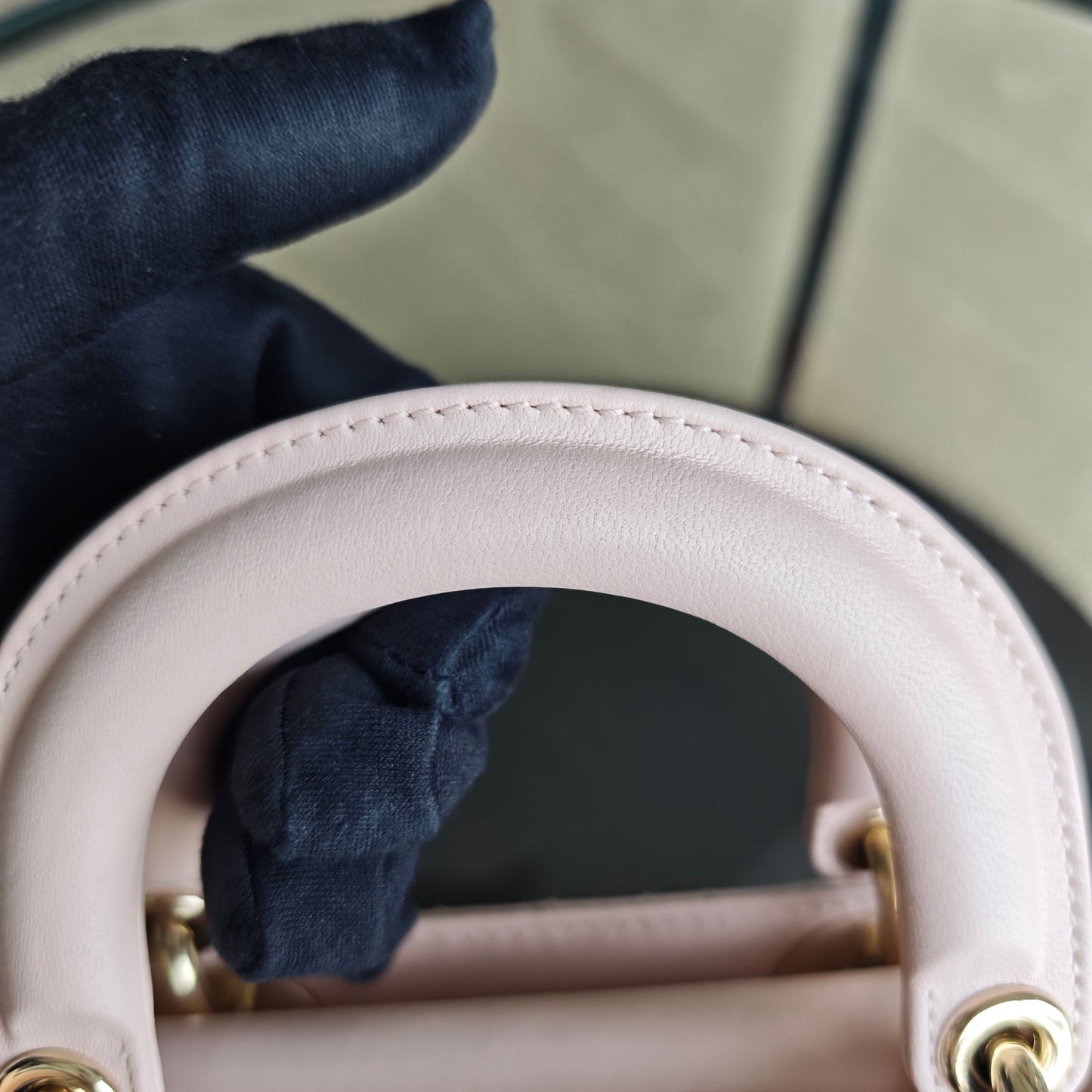 Kovancy D-Joy Medium - Cuir d'agneau Cannage Rose clair Ferrures dorées