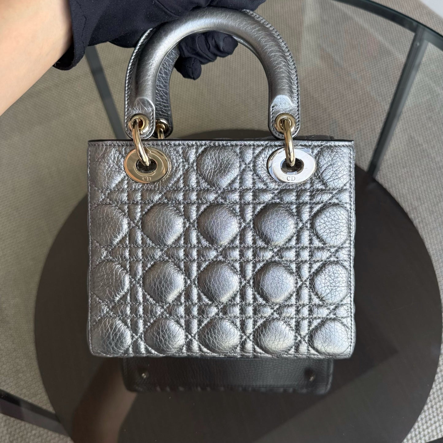Kovancy Lady Petit modèle - Cuir de veau gris cannage, finitions dorées