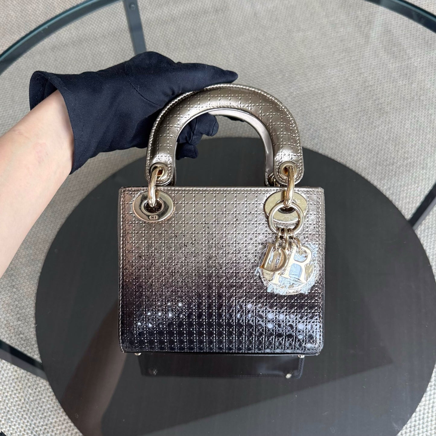 Kovancy Lady Mini - Cuir de veau micro-cannage métallisé doré, détails dorés, bandoulière ajustable