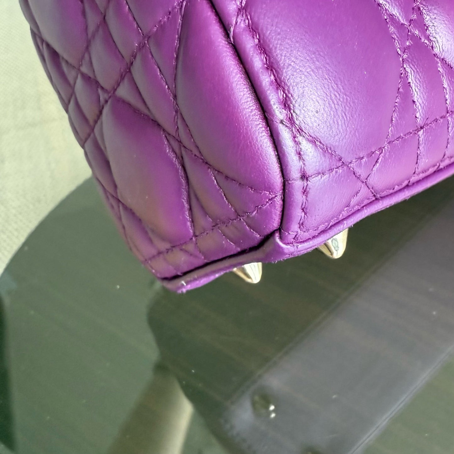 Kovancy Lady Petit ABC - Cuir d'agneau Cannage violet et matériel doré MyABC