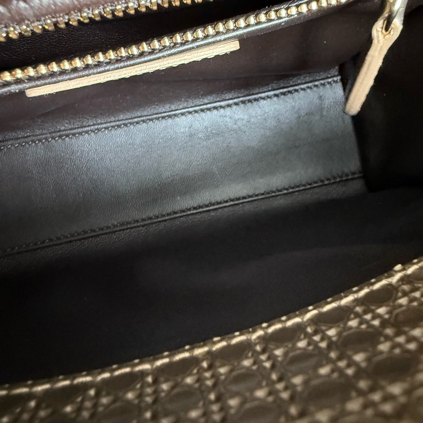 Kovancy Lady Mini - Cuir de veau micro-cannage métallisé doré, détails dorés, bandoulière ajustable