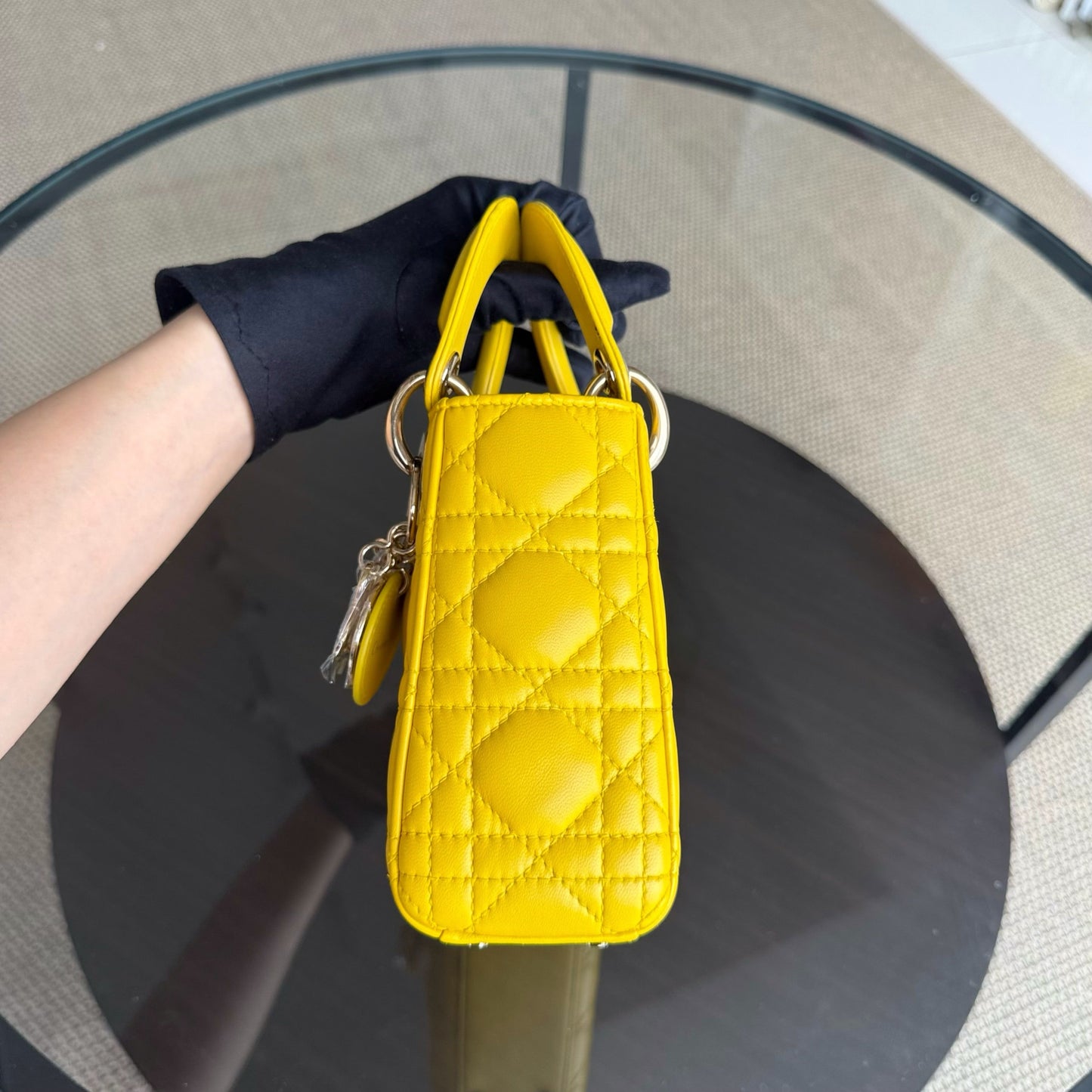 Kovancy Lady Mini - Cuir d'agneau Cannage, détails en or jaune, bandoulière ajustable