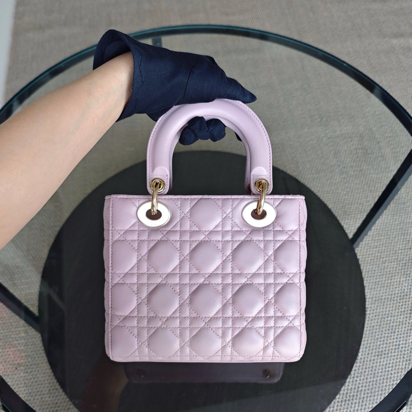 Kovancy Lady Petit modèle - Cuir d'agneau Cannage rose avec finitions dorées