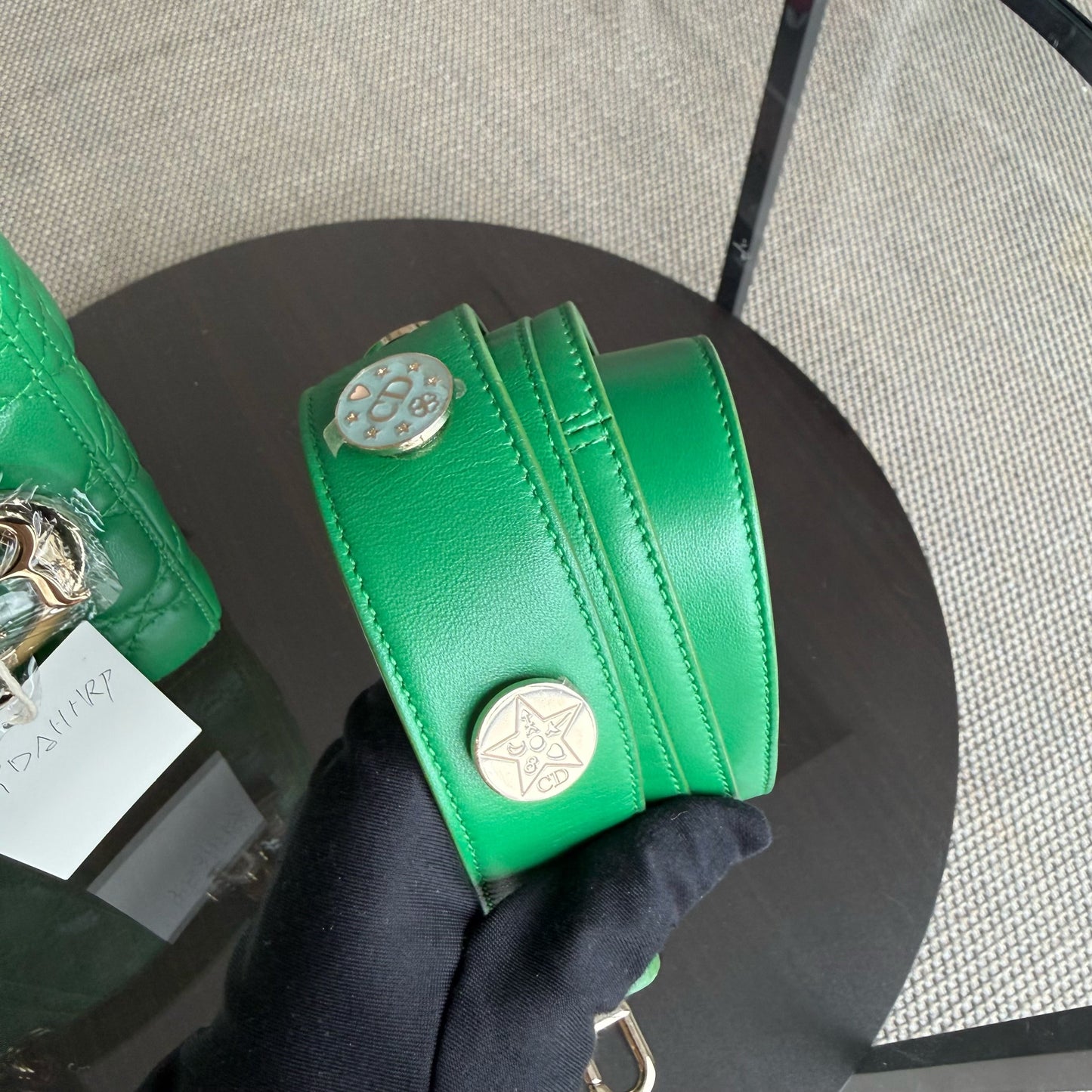 Kovancy Lady Petit rabat - Cuir d'agneau Cannage vert et finitions dorées
