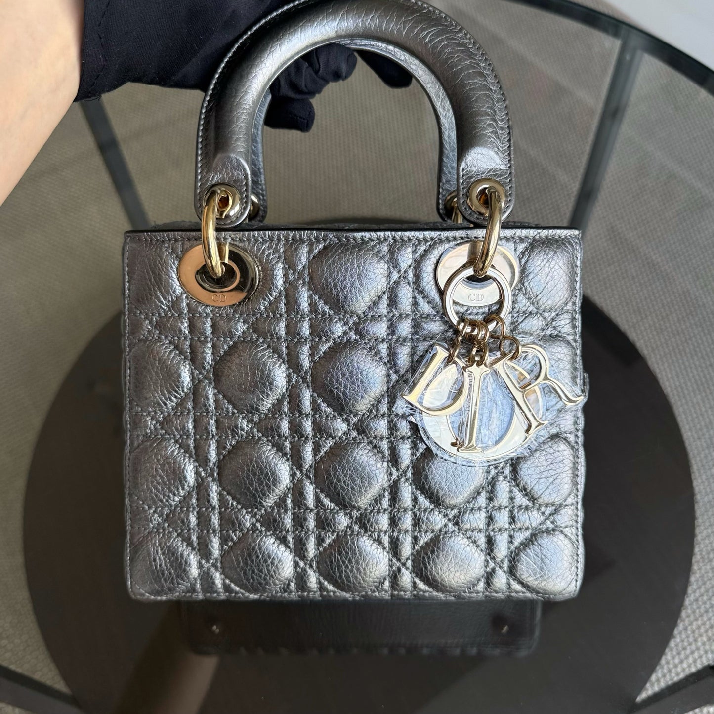 Kovancy Lady Petit modèle - Cuir de veau gris cannage, finitions dorées
