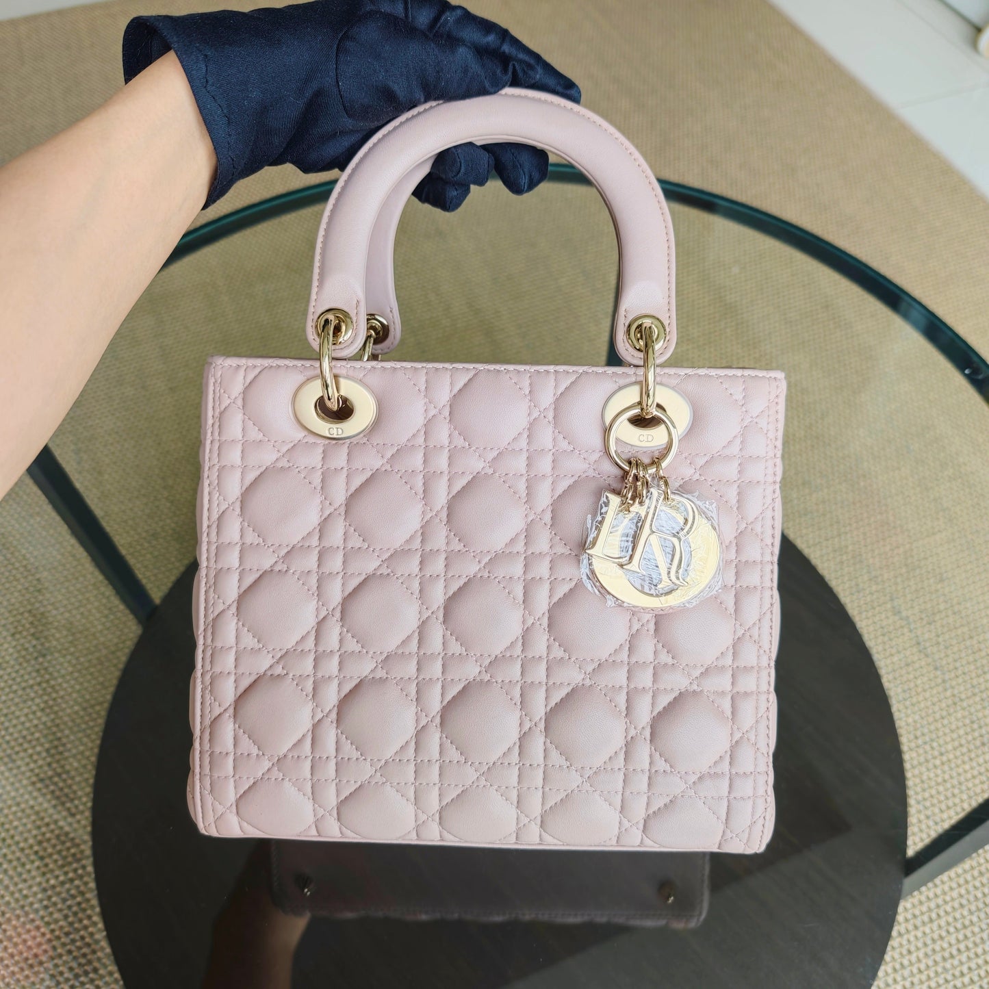 Kovancy Lady Cuir d'agneau Cannage moyen rose clair, accessoires dorés
