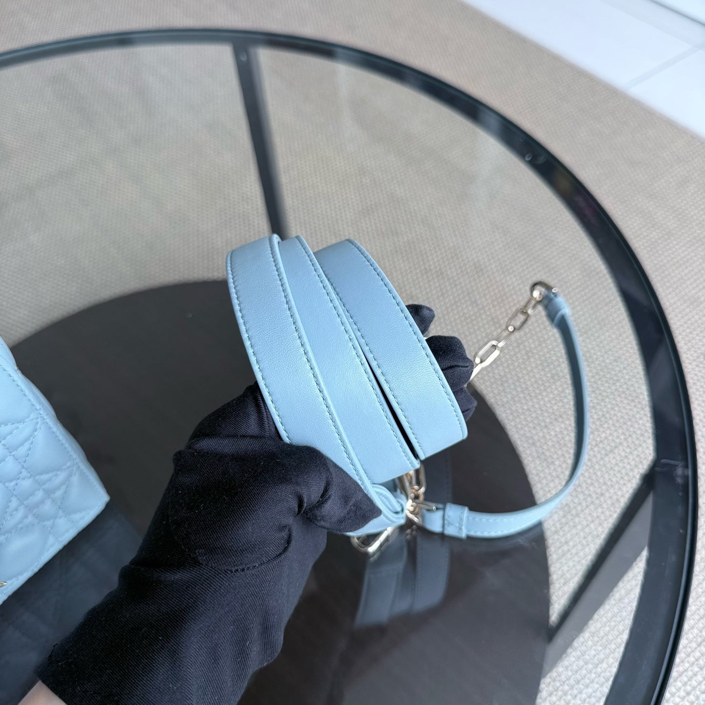 Kovancy D-Joy Medium - Cuir d'agneau Cannage Bleu clair Bleu bébé Ferrures dorées