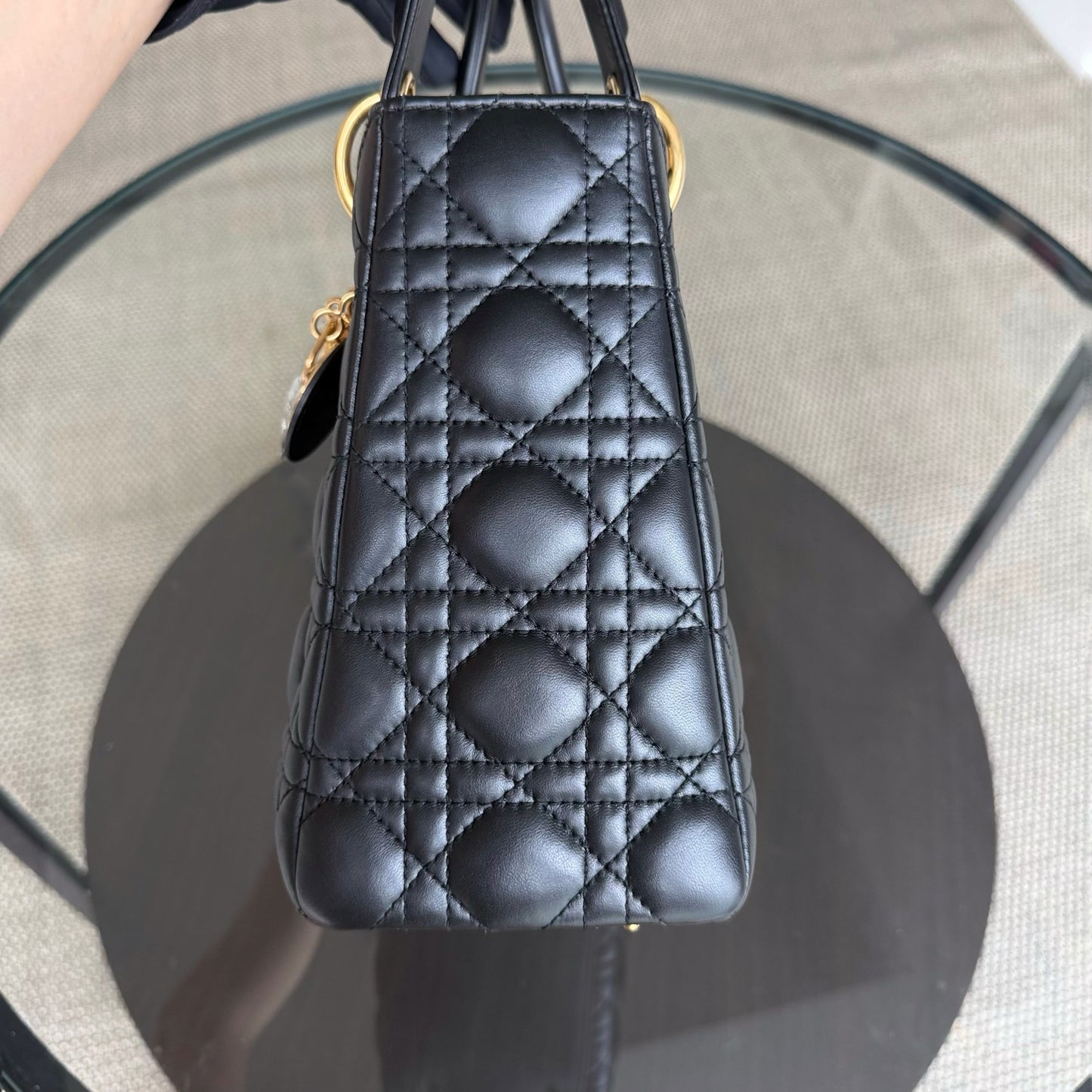 Kovancy Lady Moyen - Cuir d'agneau Canange noir et accessoires dorés