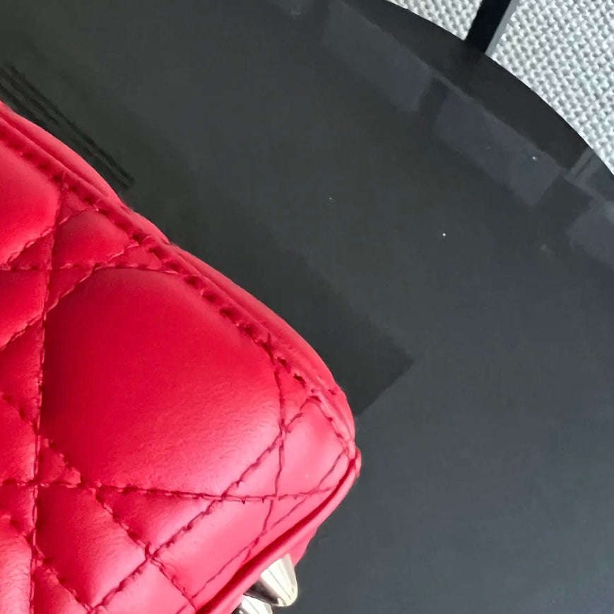 Kovancy Lady Petit rabat - Agneau Cannage, finitions or rouge