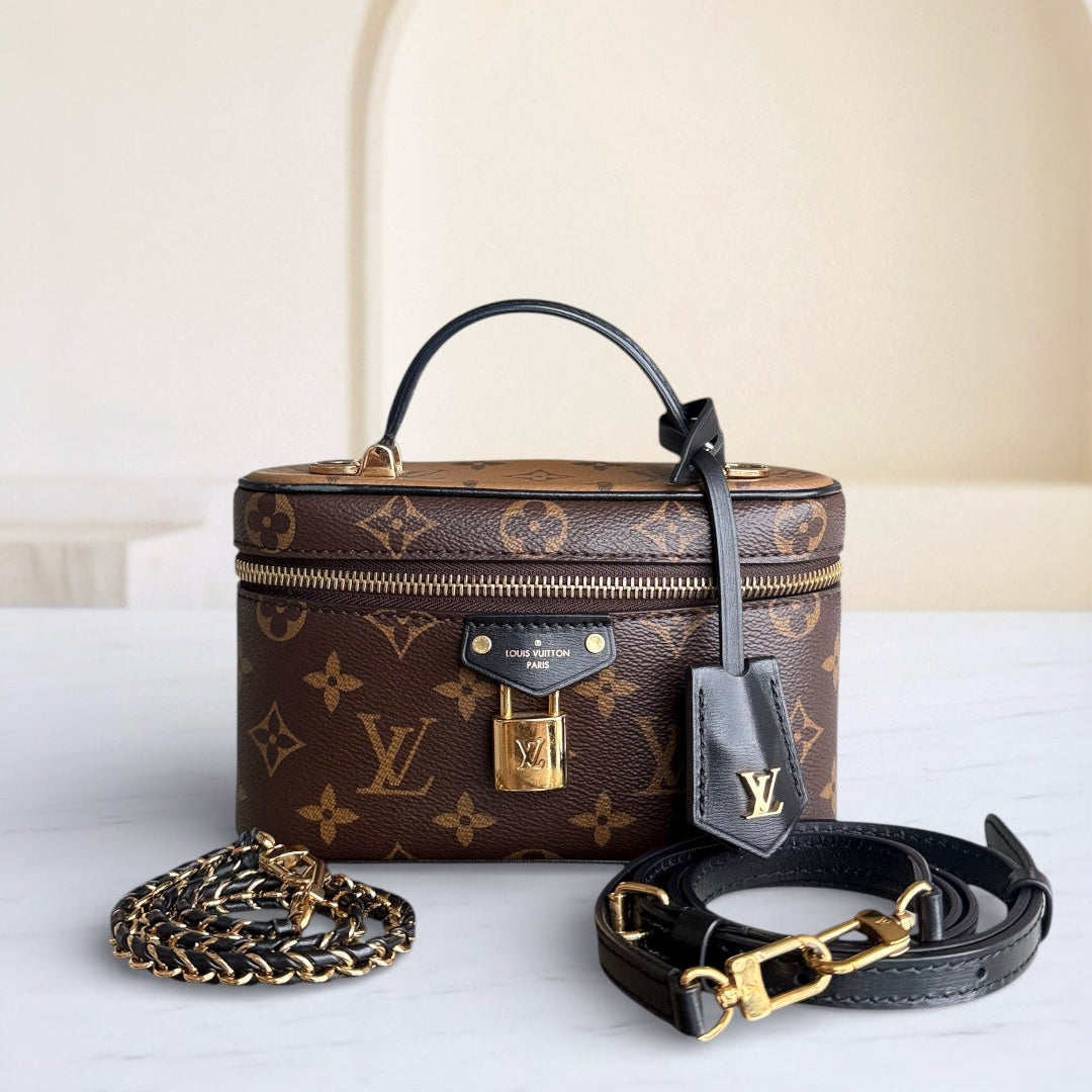 LVT Vanity Chain Pouch Monogram