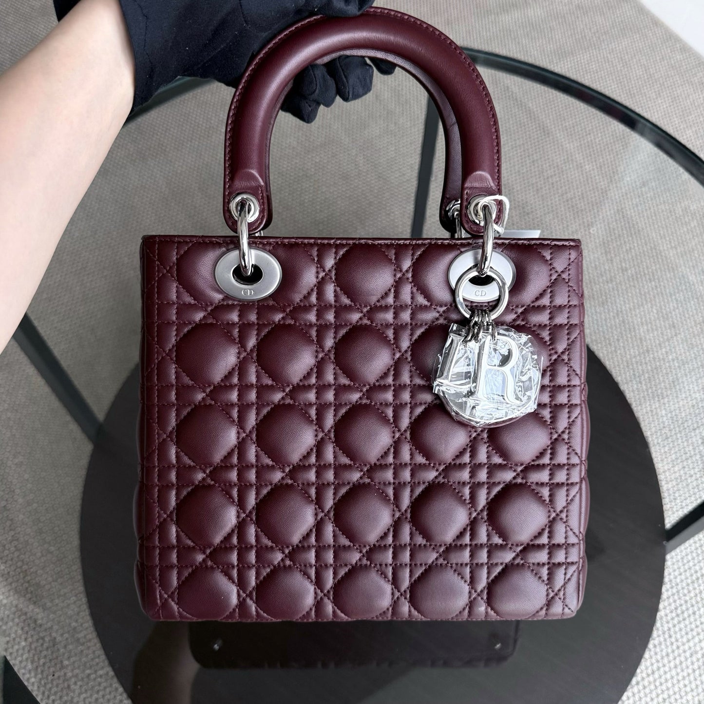 Kovancy Lady Moyen - Cuir d'agneau Cannage bordeaux avec finitions argentées