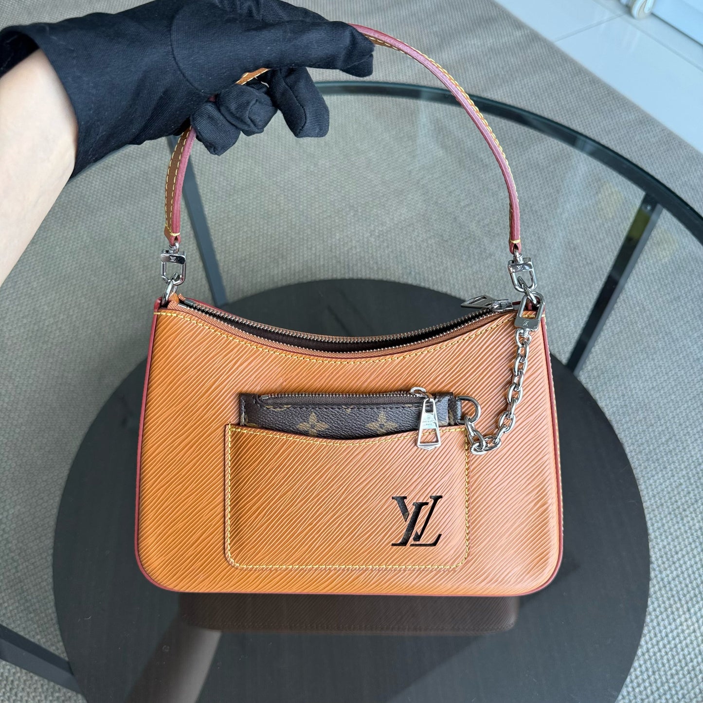 Kovancy Pochette monogramme en cuir épi Marelle Gold Miel Epi