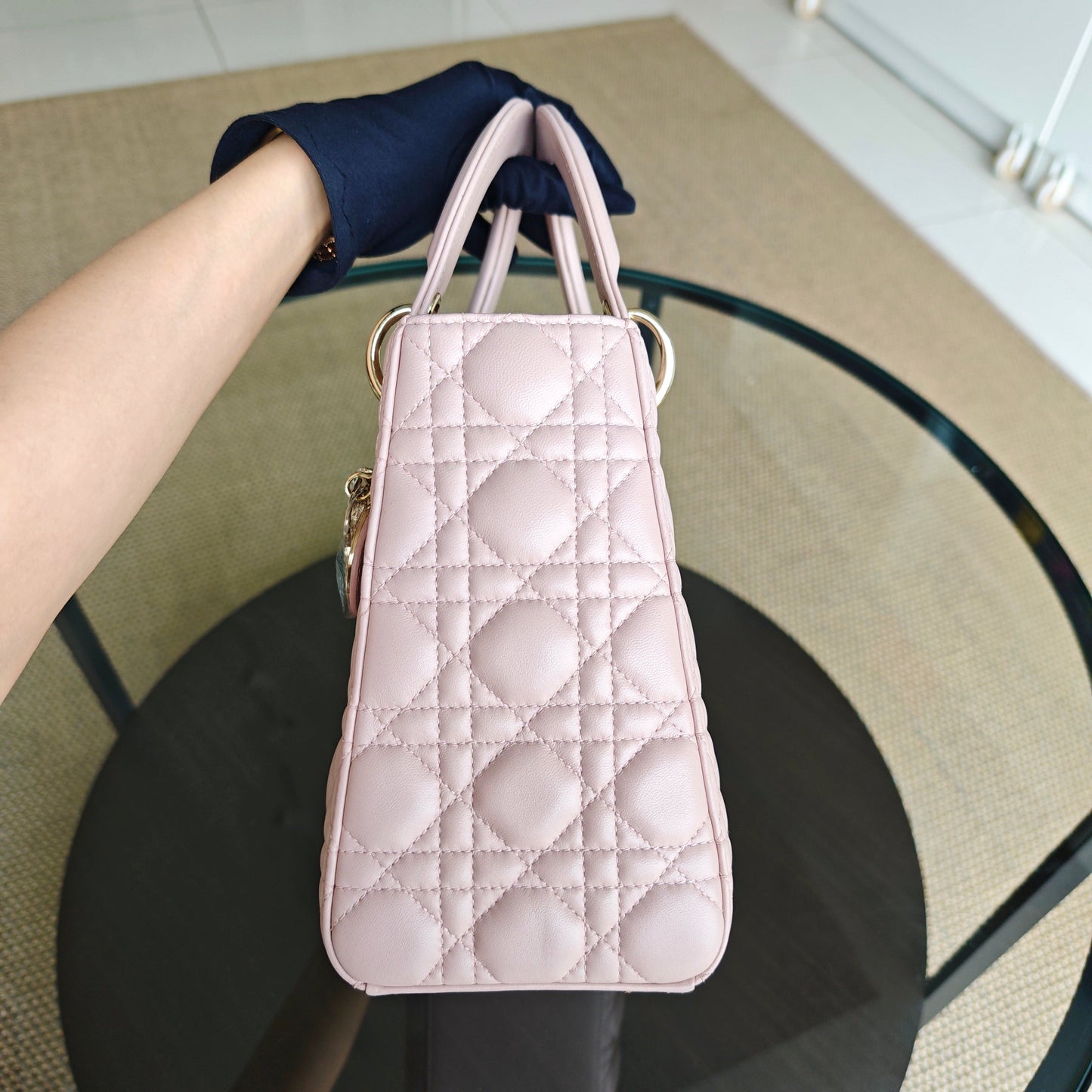 Kovancy Lady Cuir d'agneau Cannage moyen rose clair, accessoires dorés
