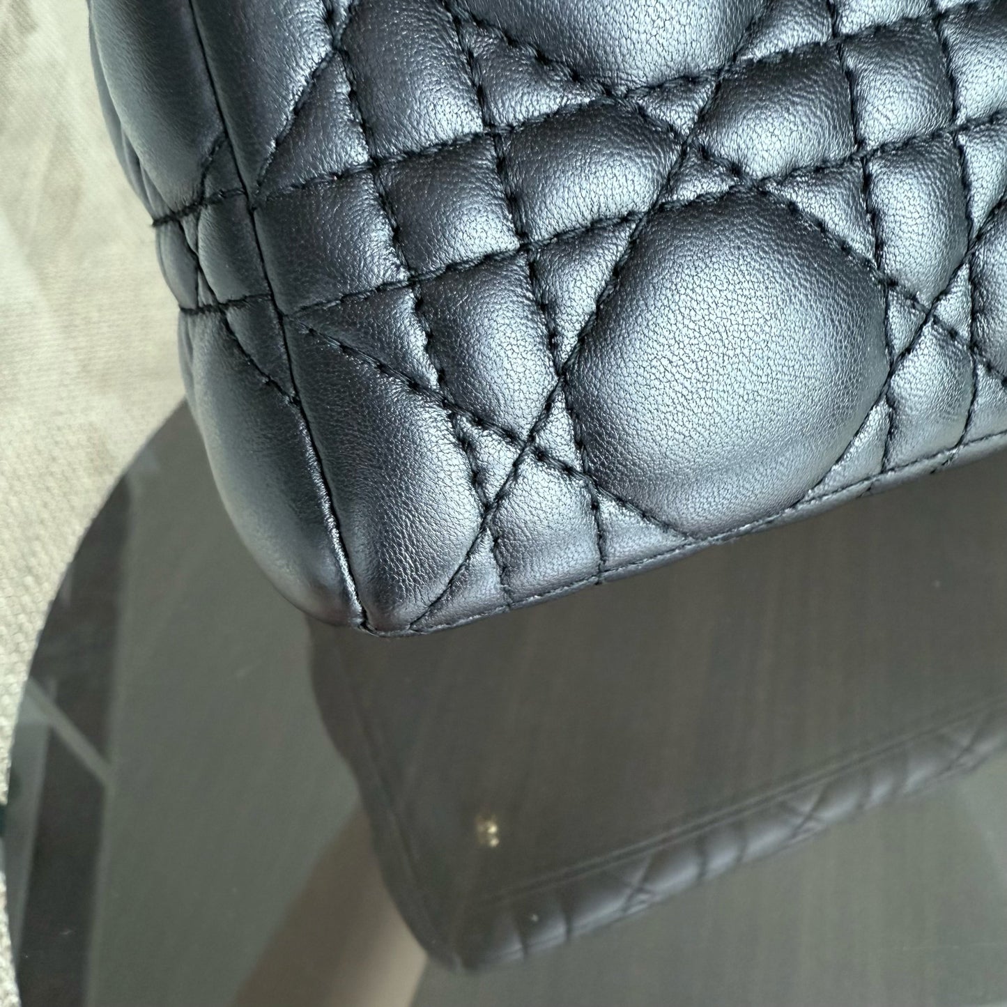 Kovancy Lady Moyen - Cuir d'agneau Canange noir et accessoires dorés