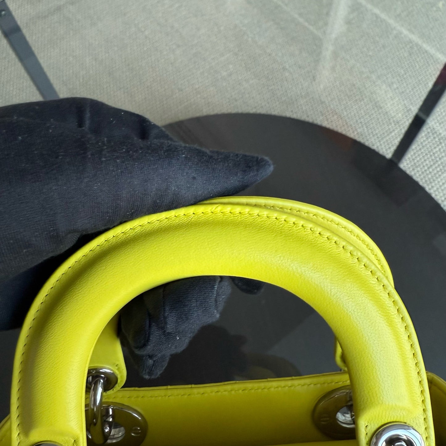 Kovancy Lady Mini - Sangle réglable en cuir d'agneau Cannage jaune et métal argenté