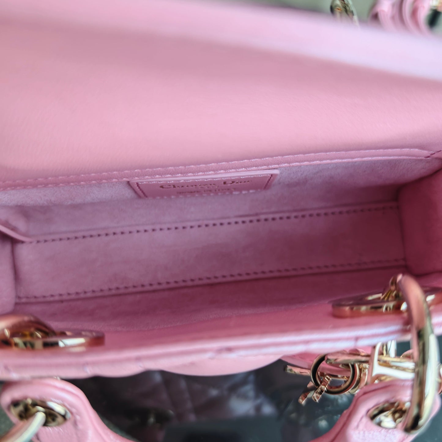 Kovancy D-Joy Micro - Cuir d'agneau Cannage irisé rose, accastillage doré, 17 cm