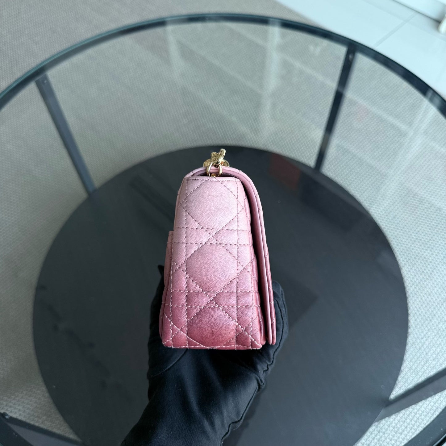 Kovancy Caro Small - Cuir de veau Cannage bicolore Accastillage or rose 20 cm