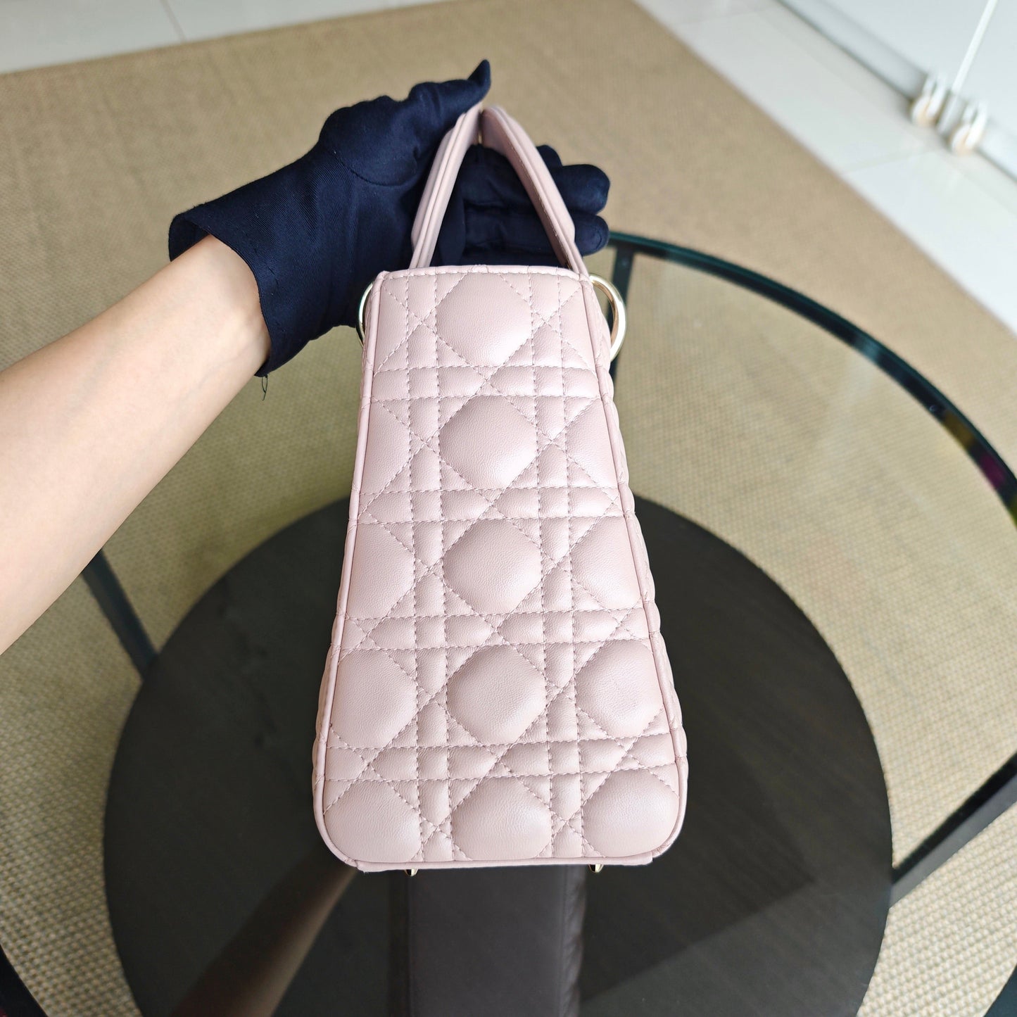 Kovancy Lady Cuir d'agneau Cannage moyen rose clair, accessoires dorés