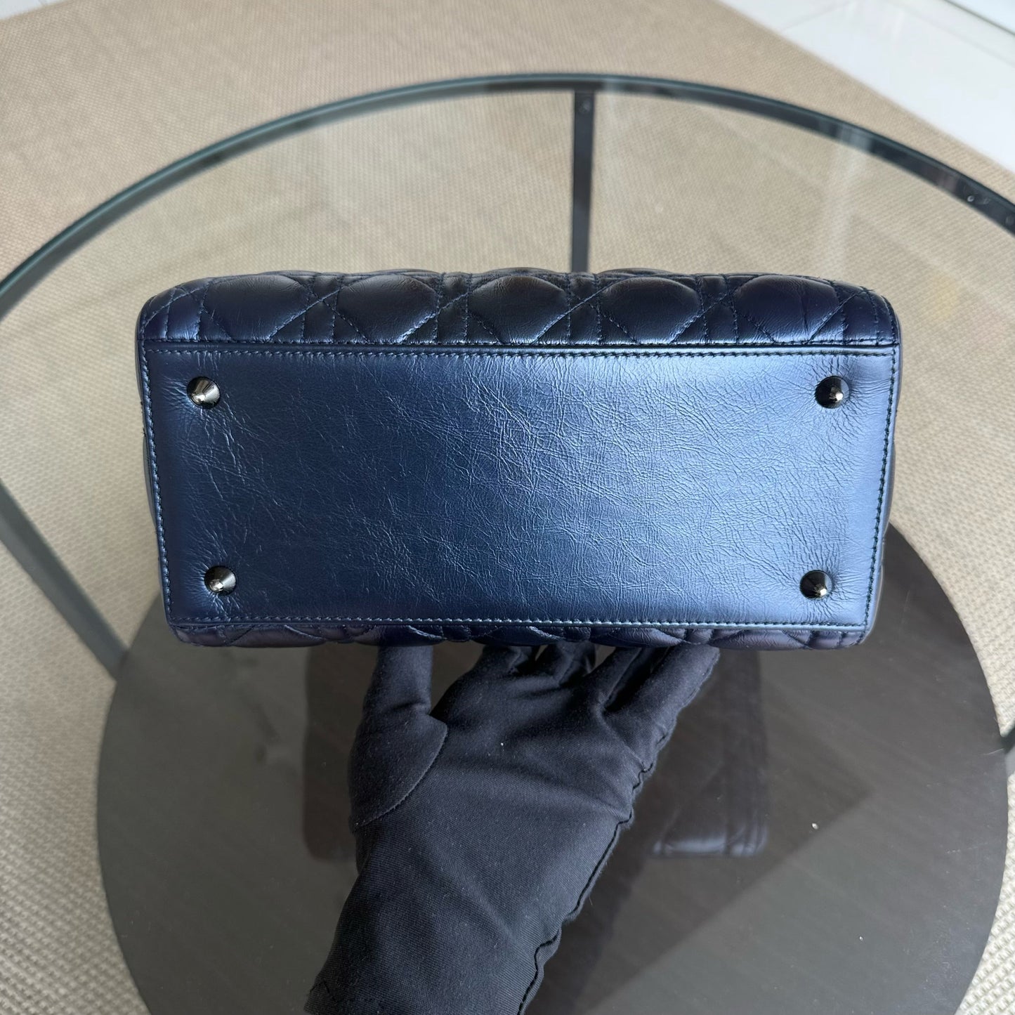 Kovancy Lady Cuir de veau glacé Cannage moyen bleu foncé, accessoires argentés