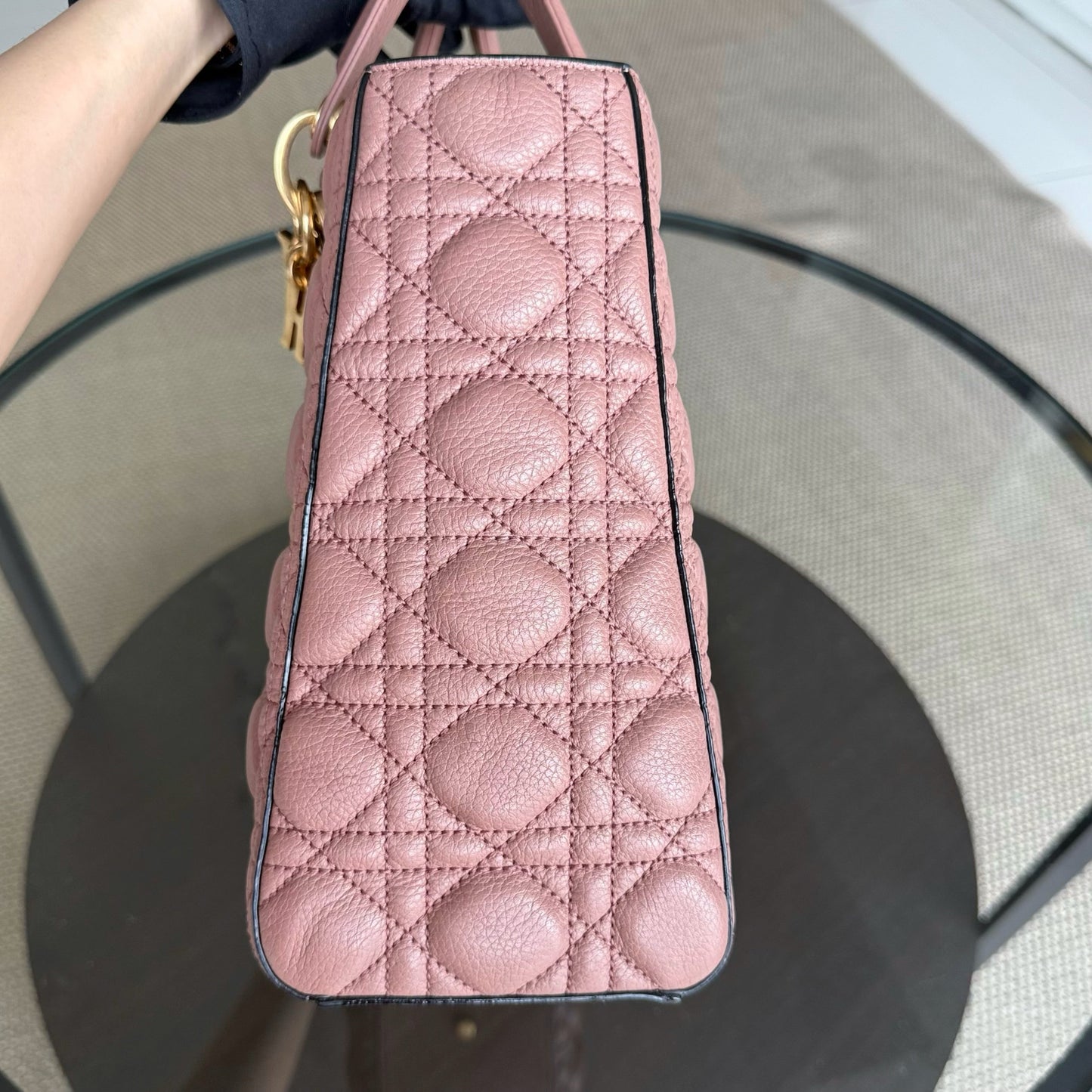 Kovancy Lady Grand modèle - Cuir de veau grainé Cannage, finitions dorées blush, sans bandoulière