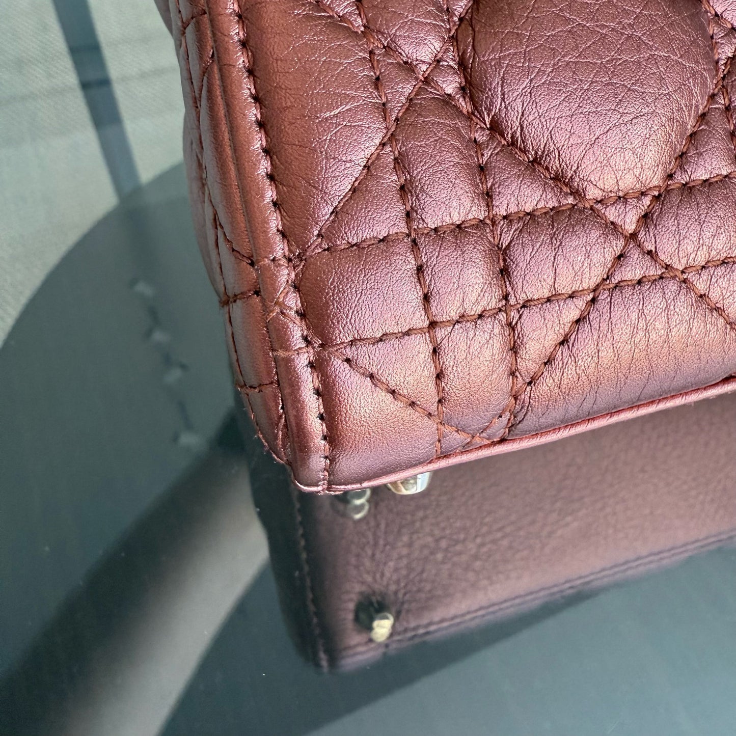 Kovancy Lady Mini - Bandoulière réglable en cuir de veau Cannage marron et matériel doré