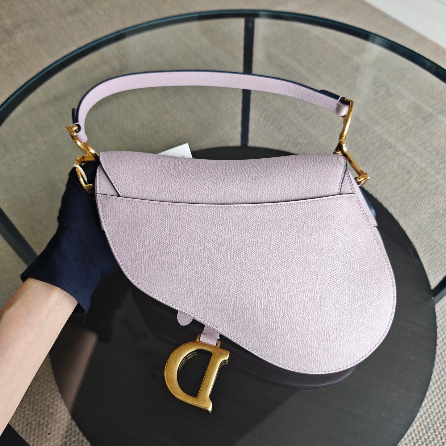 Kovancy Saddle Medium - Rose clair caviar, finitions dorées