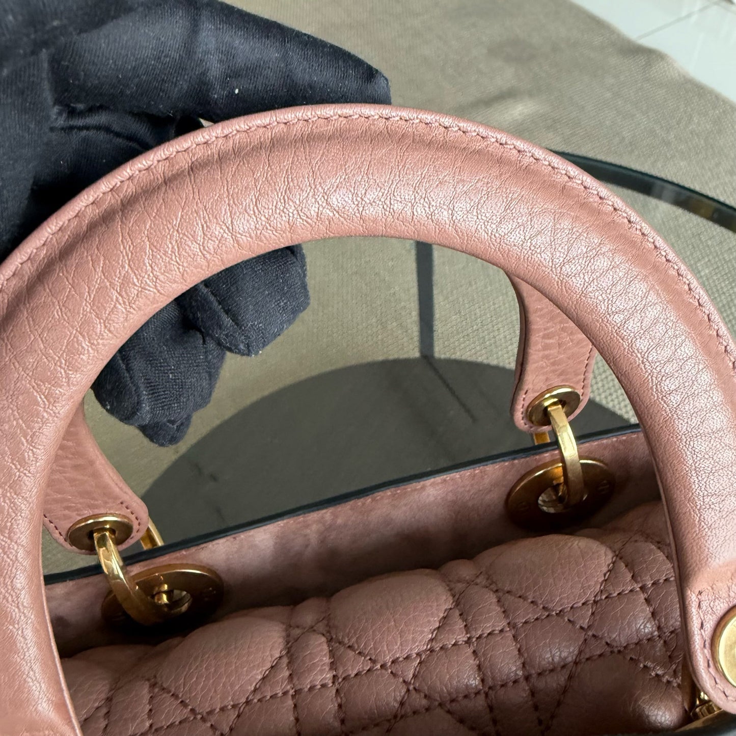 Kovancy Lady Grand modèle - Cuir de veau grainé Cannage, finitions dorées blush, sans bandoulière